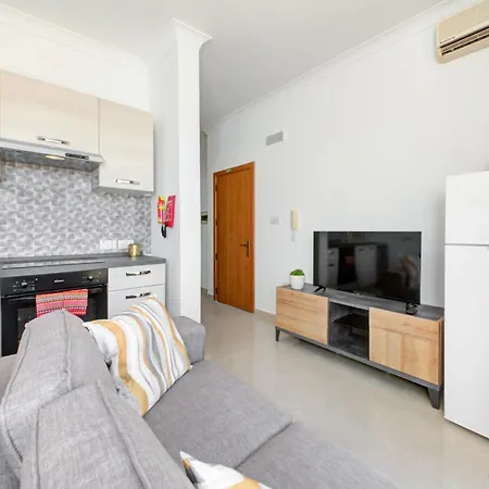 Sliema Exquisite Penthouse With Jacuzzi 2 Bedroom Exterior photo