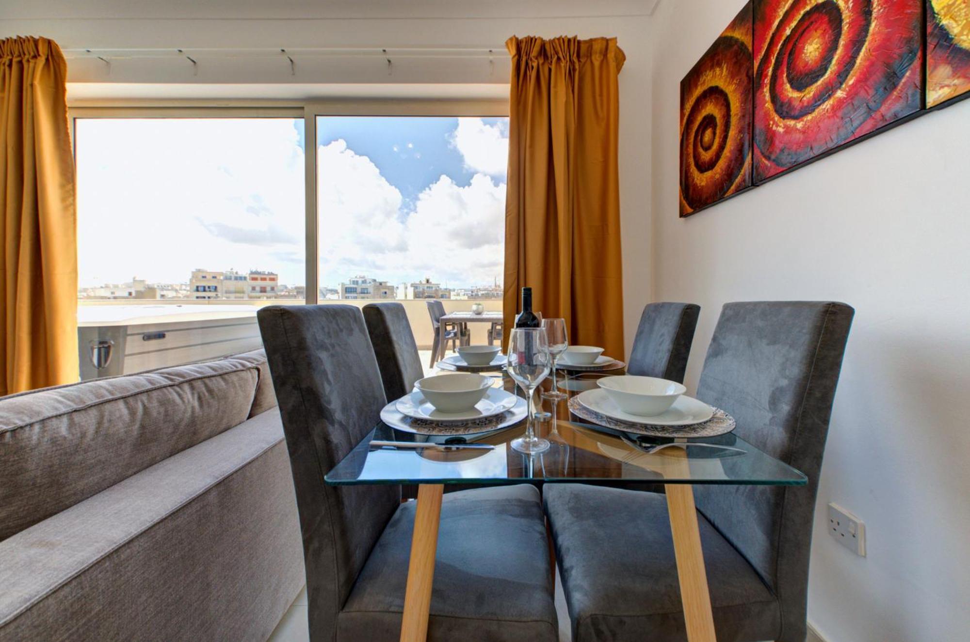Appartement Exquisite Penthouse With Jacuzzi 2 Bedroom Sliema